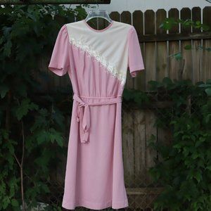 Vintage | Feminine Embroidered Dress